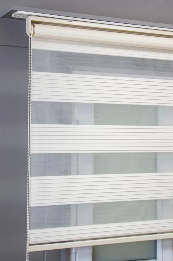 GENİŞ PLİSELİ EKRU RENK ZEBRA-STOR PERDE